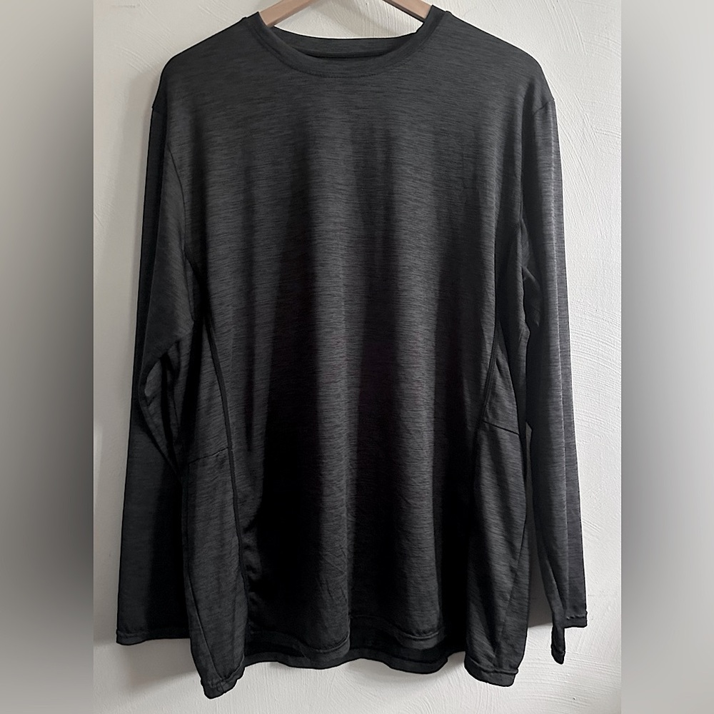 EUC~Men’s Real Essentials Long Sleeve Shirt